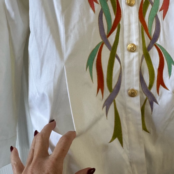 Bob Mackie Wearable Art White Jacket with Embroidered Ribbon Design size L - Picture 7 of 9